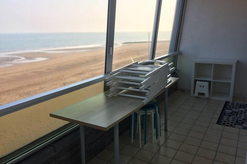 Appartement T2 Avec Vue Sur Mer Directe ! Courseulles-sur-Mer Bagian luar foto